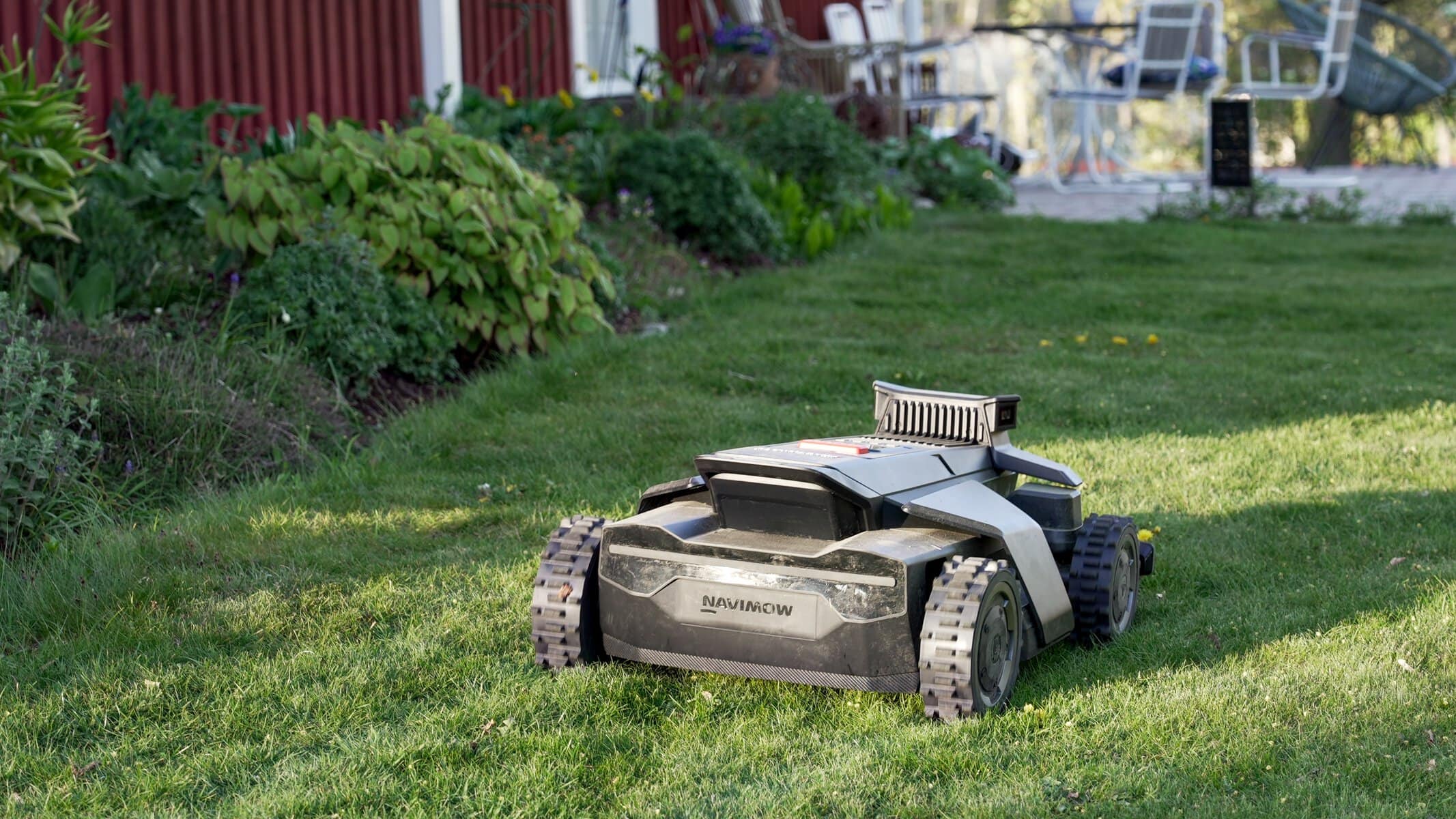 Navimow X4 klipper mellan 20 mm och 95 mm beroende på vad vi ställer in.